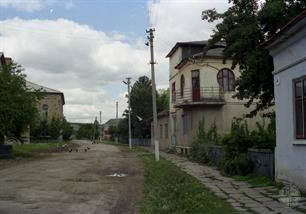 Street near the Great Synagogue in Budaniv, 1995