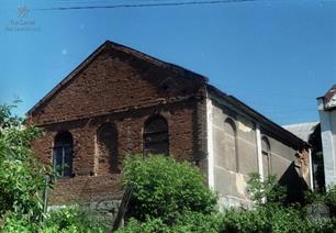 Synagogue in Zaliztsi, 2000. At Soviet time there was a shop