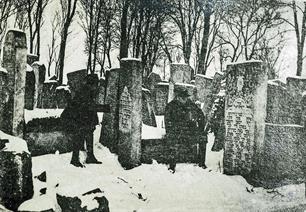 Old Jewish cemetery. Photos taken by Belgian soldiers in 1916
