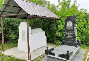 Кладбище в Уланове