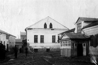 Korets, synagogal complex. The star of David on the pediment is visible to the right