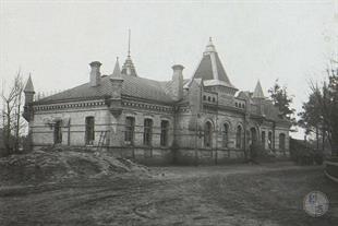 Railway station in Manevychi, 1917