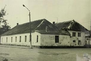 Synagogue of the Turyysk (Trisk) Hasids in Mlyniv, 1990