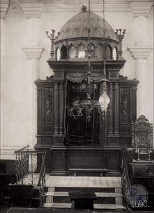 Aron Kodesh in the synagogue, 1917