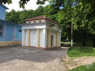 Ohel of Rabbi Shlomo of Karlin on the site of the Jewish cemetery in Volodymyr, 2019