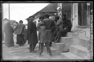 Jews on the market square in Volodymyr, 1917