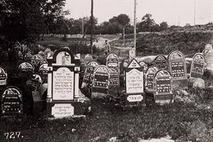 Cemetery in Volodymyr, 1918