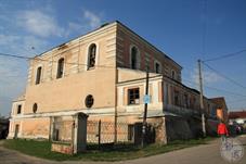 Это одна из самых большых синагог Западной Украины