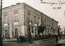 В 1920-х в Дубно была открыта еврейская гимназия с обучением на польском языке