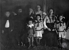 Семья раввина. Фото экспедиции Ан-ского, 1912