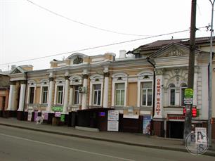Особнячок в стиле классицизм возле базара, Чеботарская 19