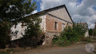 Старинная мельница перед бывшим местечком